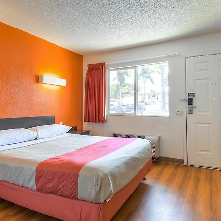 Motel 6-Long Beach, Ca - Los Angeles Eksteriør billede