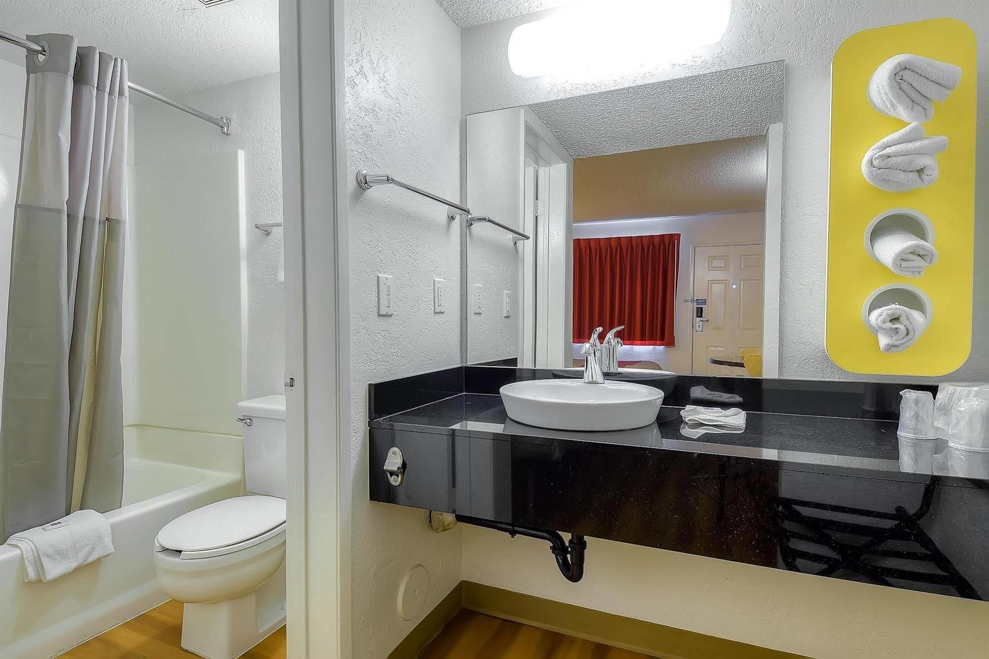 Motel 6-Long Beach, Ca - Los Angeles Eksteriør billede